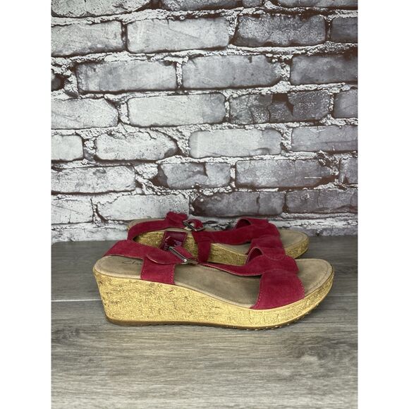 Clarks Red Suede Strappy Buckle Cork Wedge Sandals Women Sz 8.5M US/39.5EU Italy - Picture 3 of 16